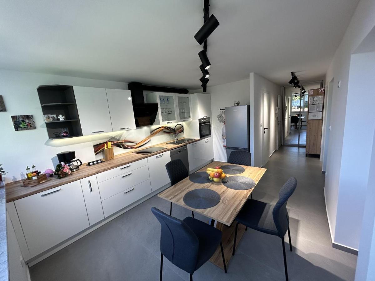Apartment Toni Ловран Экстерьер фото